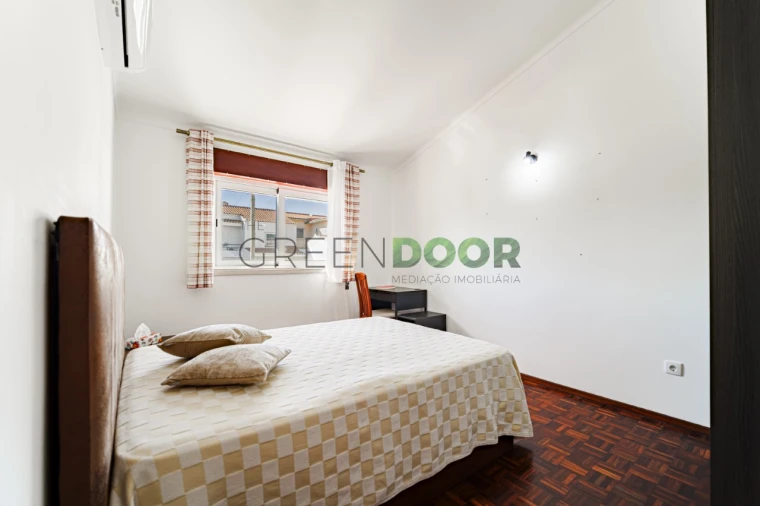 Moradia T5 para Venda em Aveiras de Baixo Foto 38