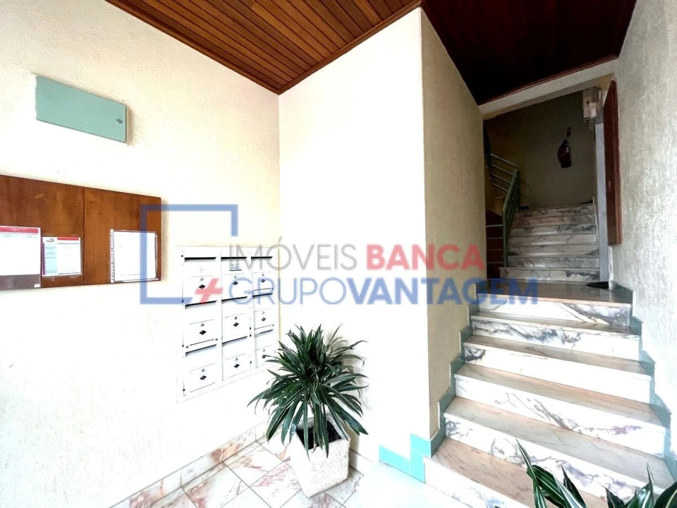 Apartamento T3 para Venda em Charneca de Caparica e Sobreda Foto 25