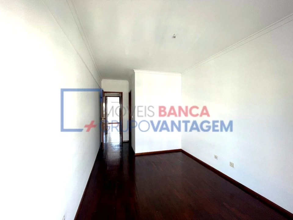Apartamento T3 para Venda em Charneca de Caparica e Sobreda Foto 19
