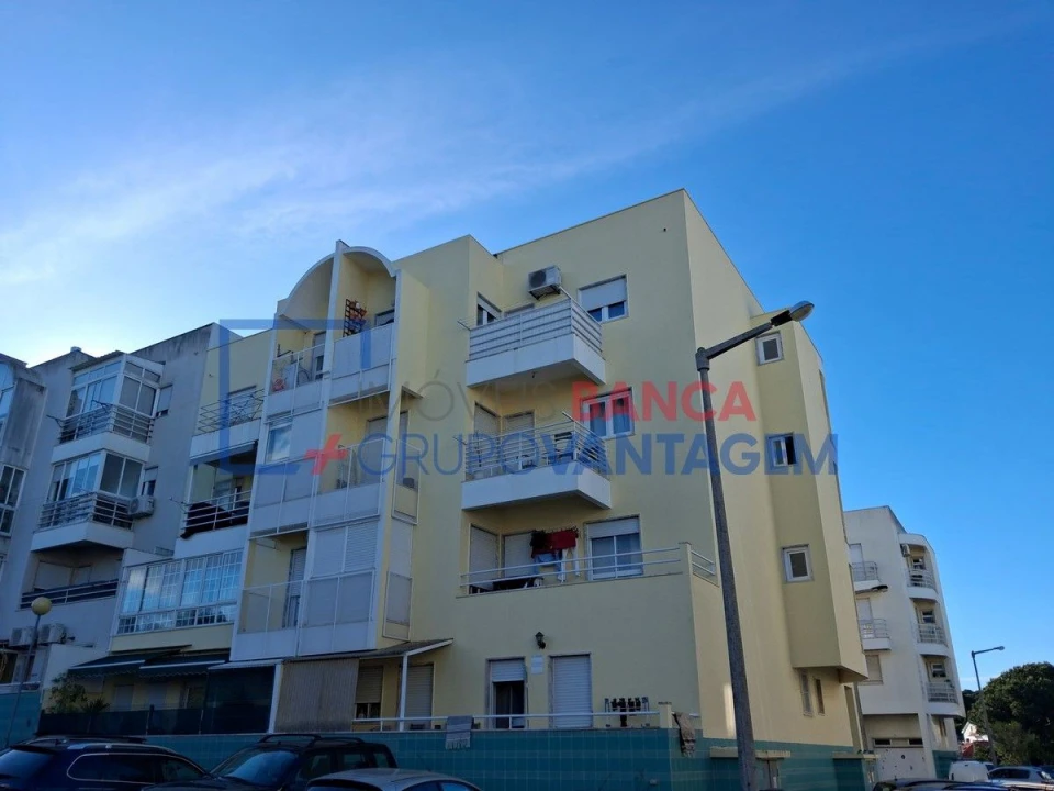 Apartamento T3 para Venda em Charneca de Caparica e Sobreda Foto 29