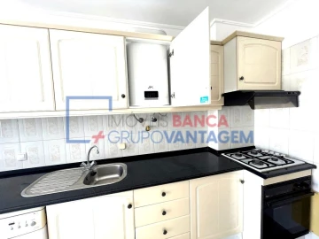 Apartamento T3 para Venda em Charneca de Caparica e Sobreda