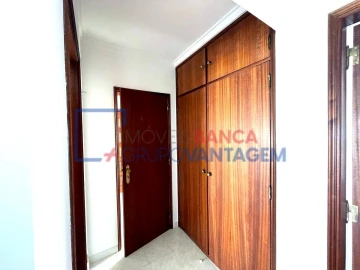 Apartamento T3 para Venda em Charneca de Caparica e Sobreda