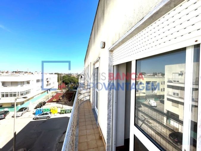 Apartamento T3 para Venda em Charneca de Caparica e Sobreda Foto 21
