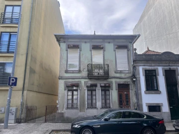 Moradia T6 para Venda em Custóias, Leça do Balio e Guifões