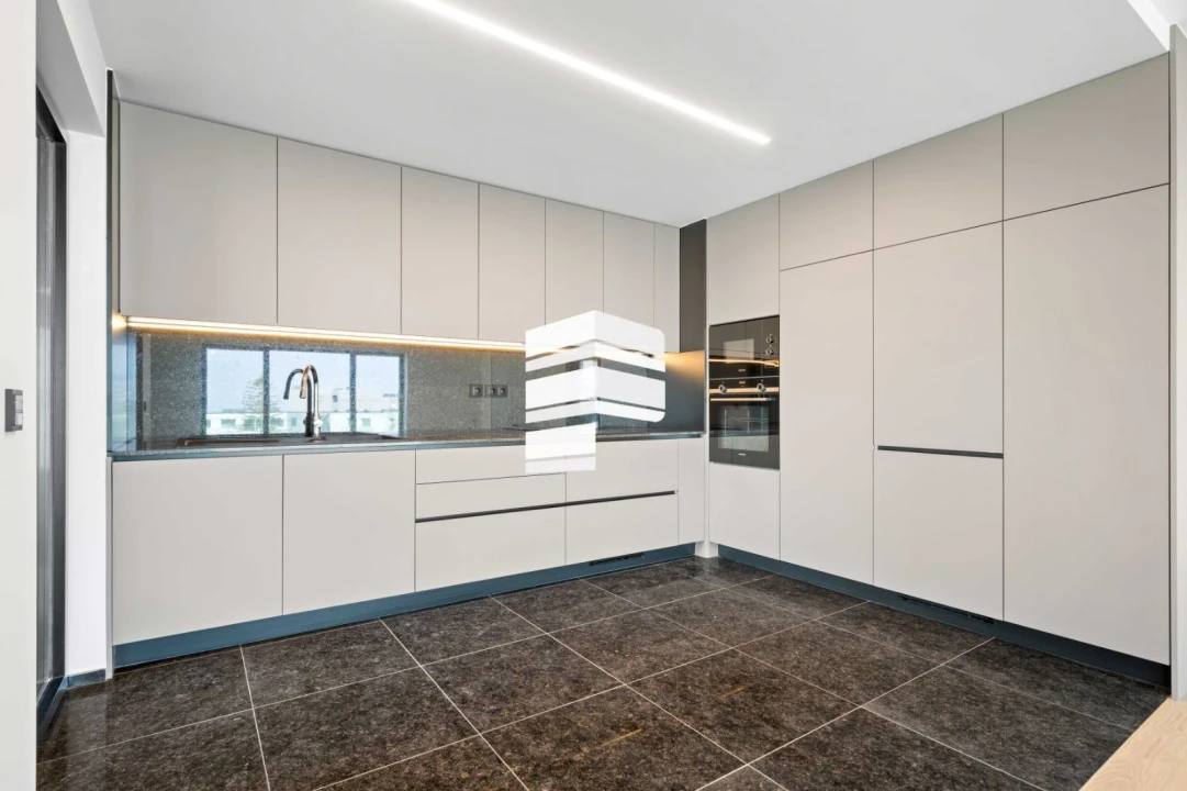 Apartamento T1 para Venda em São Martinho Foto 3