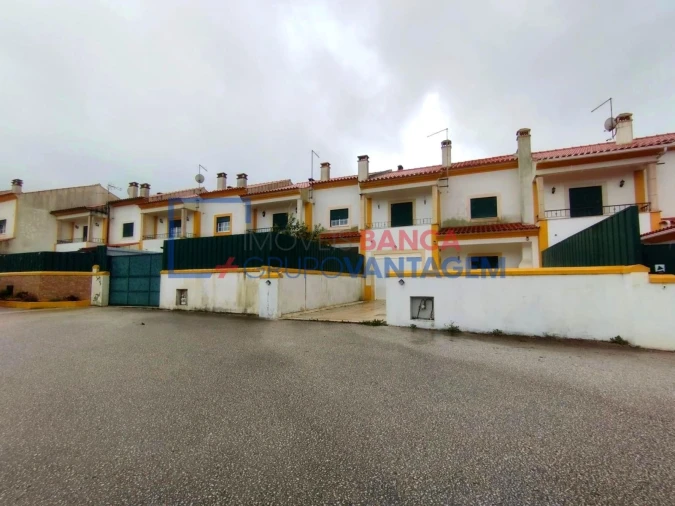 Moradia T3 para Venda em Pedreiras Foto 3