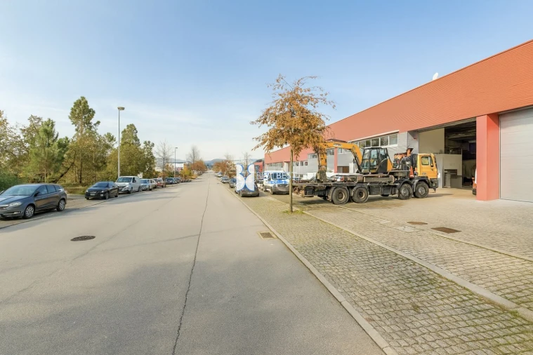 Loja para Arrendamento em Varzea Foto 3