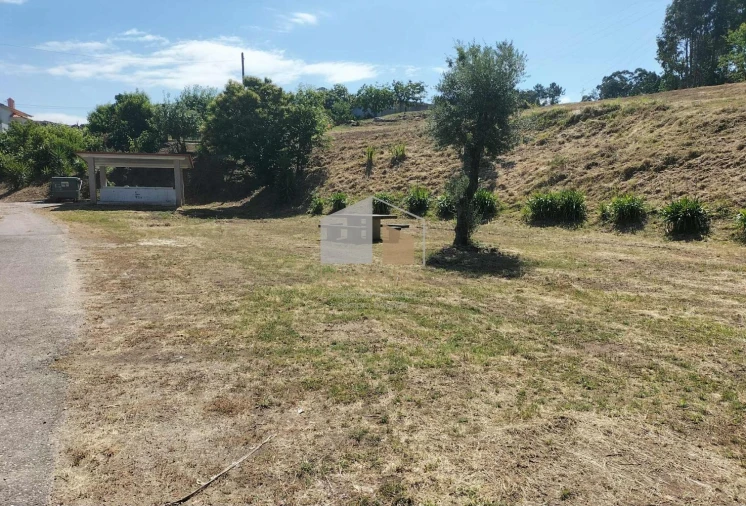 Terreno para Venda em Cornes Foto 8