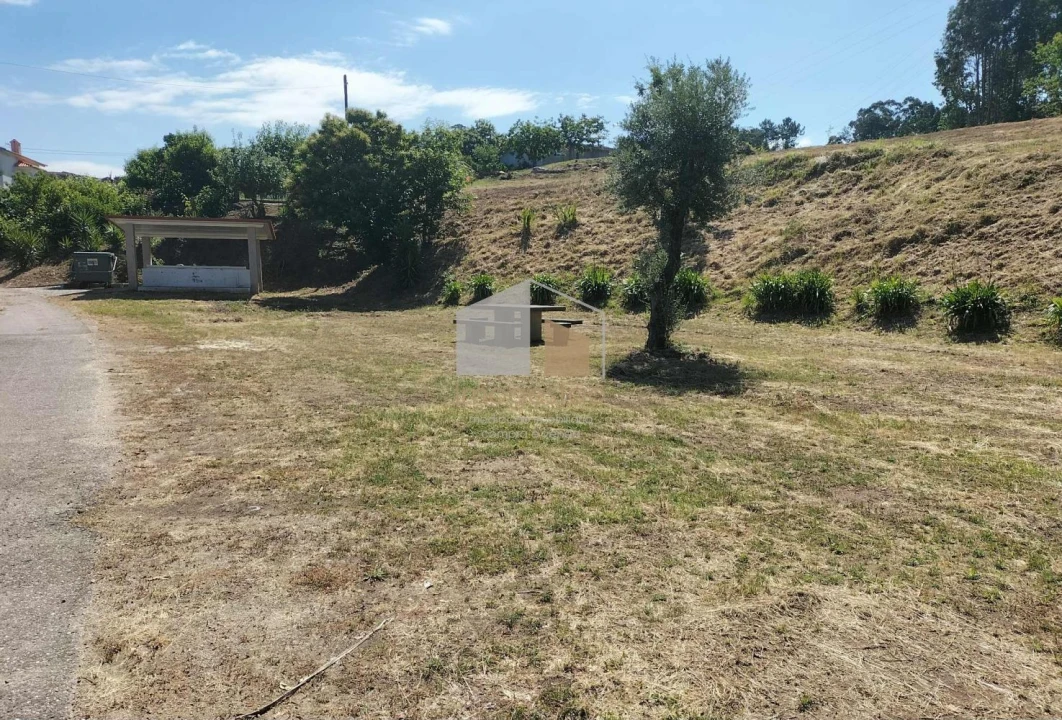 Terreno para Venda em Cornes Foto 8