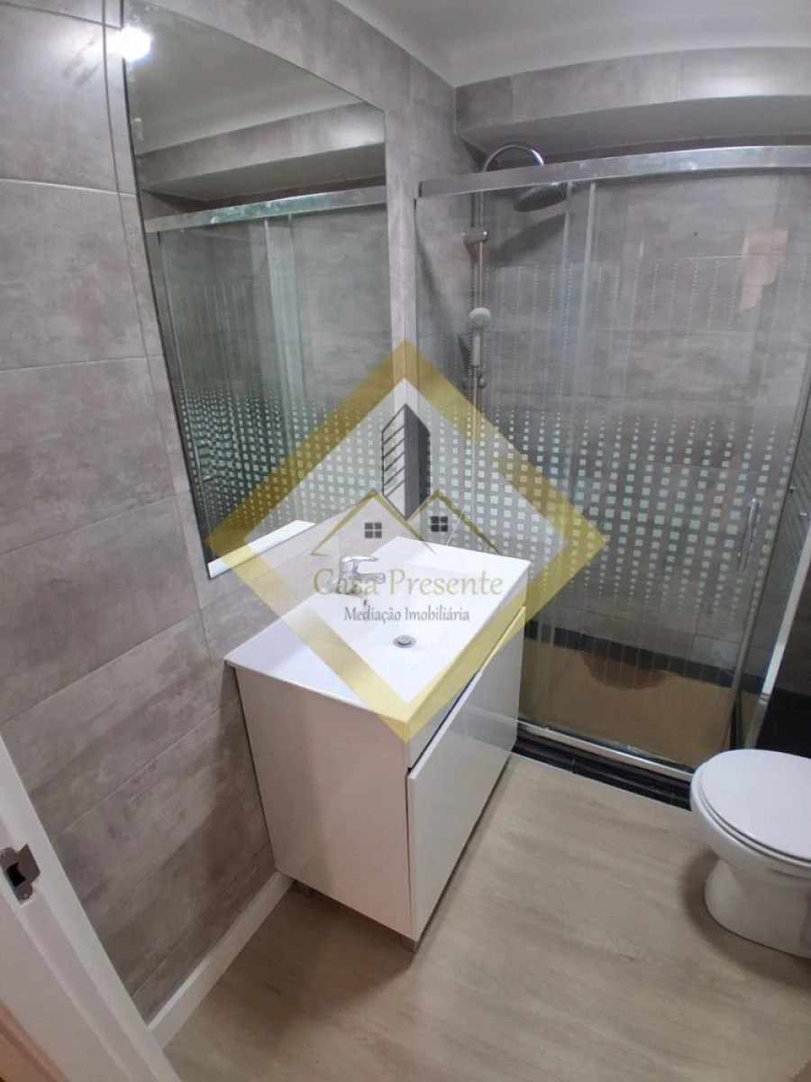 Apartamento T2 para Venda em Rio Tinto Foto 17