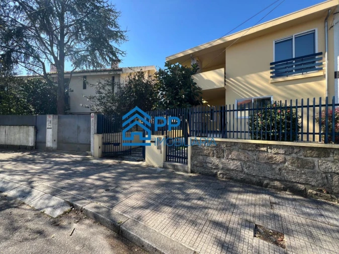 Moradia T5 para Venda em São Mamede de Infesta e Senhora da Hora Foto 3