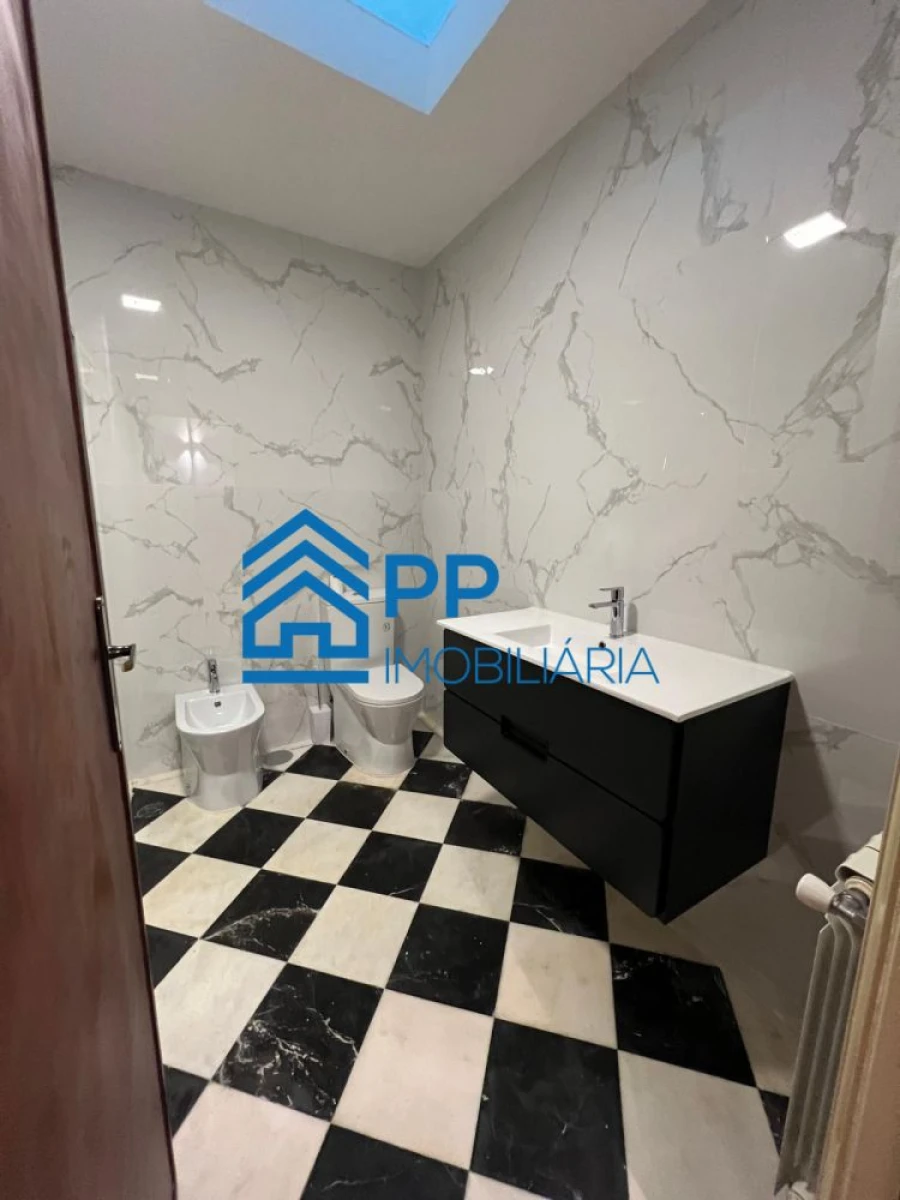 Moradia T5 para Venda em São Mamede de Infesta e Senhora da Hora Foto 24