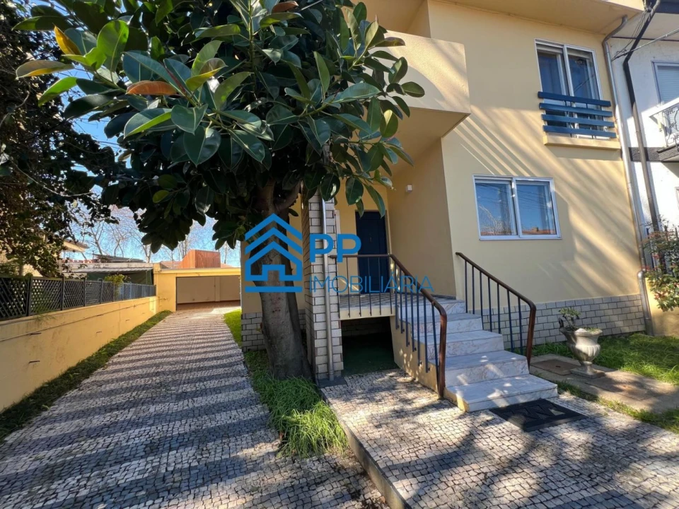 Moradia T5 para Venda em São Mamede de Infesta e Senhora da Hora Foto 1