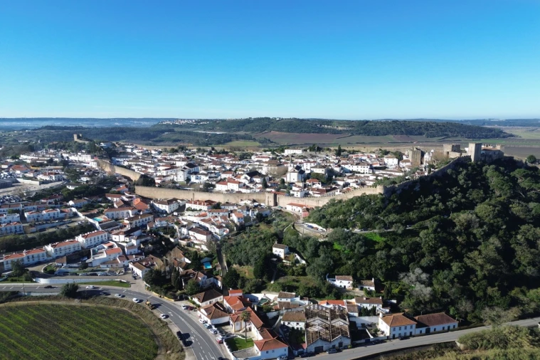 Moradia T3 para Venda em Santa Maria, São Pedro e Sobral da Lagoa Foto 12