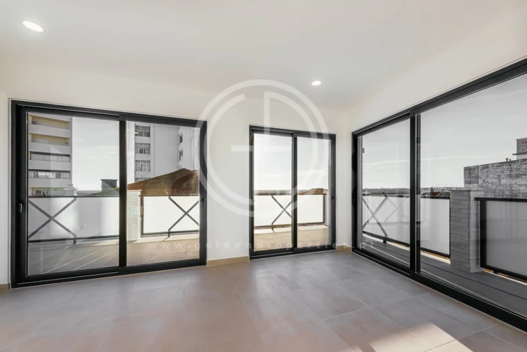 Apartamento T2 para Venda em Faro (Sé e São Pedro) Foto 1