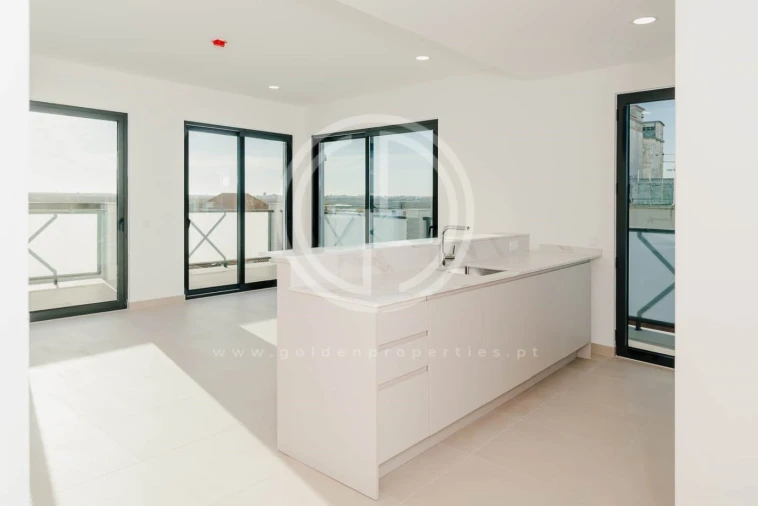 Apartamento T2 para Venda em Faro (Sé e São Pedro) Foto 2