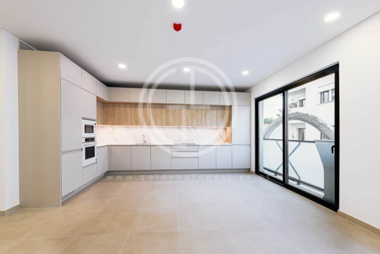 Apartamento T2 para Venda em Faro (Sé e São Pedro) Foto 2