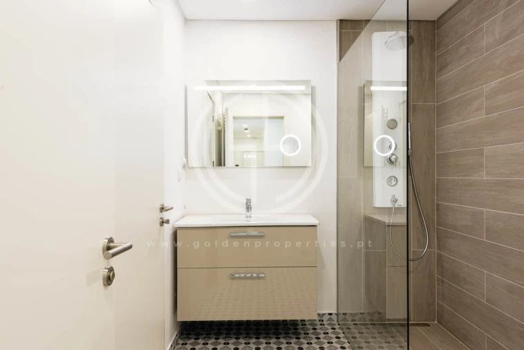 Apartamento T2 para Venda em Faro (Sé e São Pedro) Foto 7