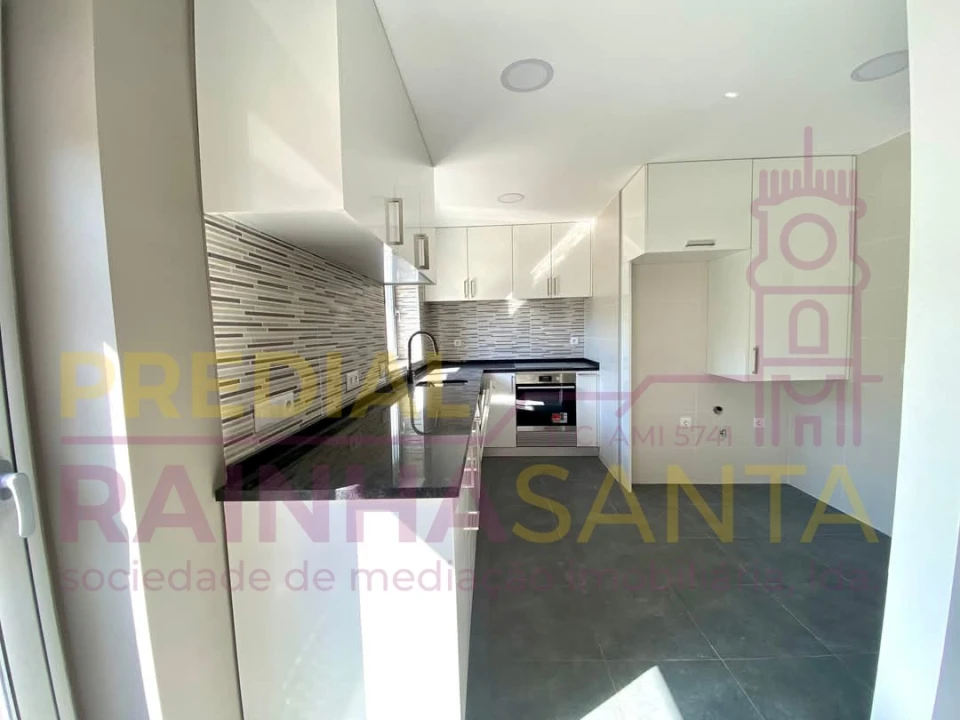 Apartamento T2 para Venda em Santa Clara e Castelo Viegas Foto 2