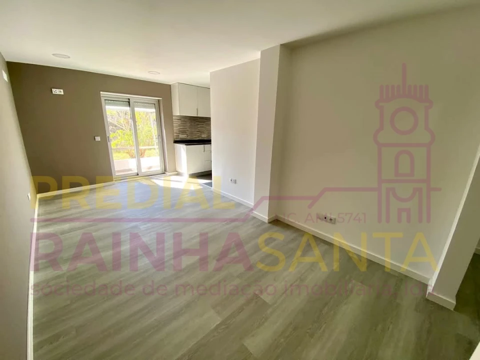 Apartamento T2 para Venda em Santa Clara e Castelo Viegas Foto 4