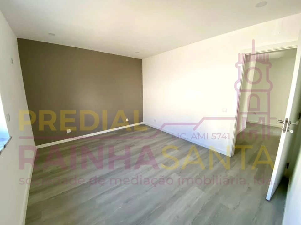 Apartamento T2 para Venda em Santa Clara e Castelo Viegas Foto 9