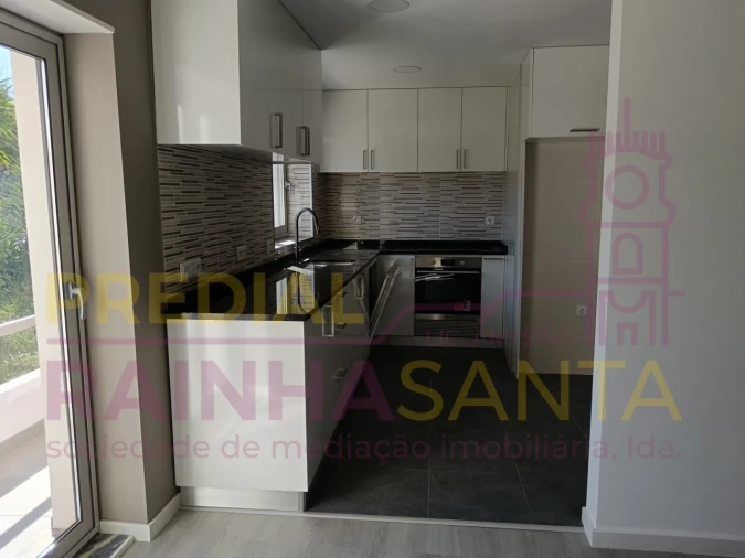 Apartamento T2 para Venda em Santa Clara e Castelo Viegas Foto 1