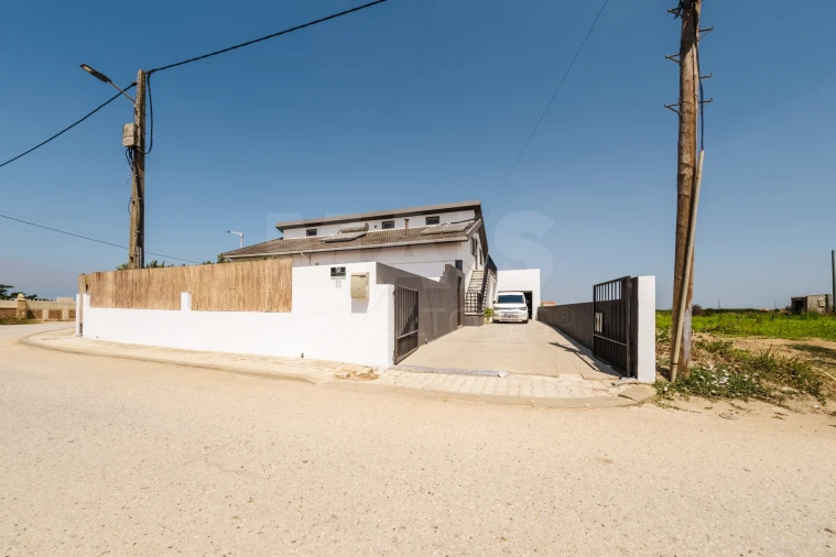 Prédio para Venda em Atouguia da Baleia Foto 5