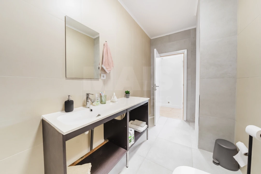 Prédio para Venda em Atouguia da Baleia Foto 12