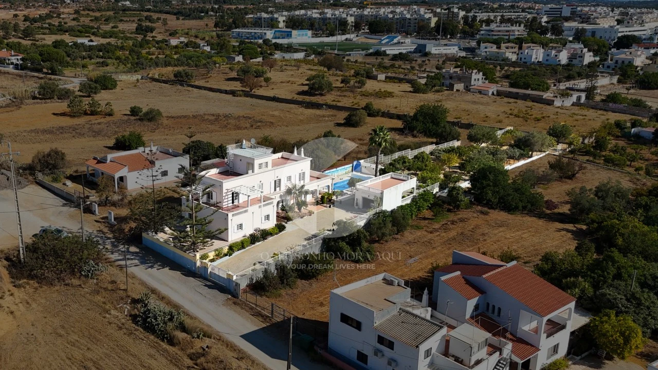 Moradia T5 para Venda em Pechão Foto 1