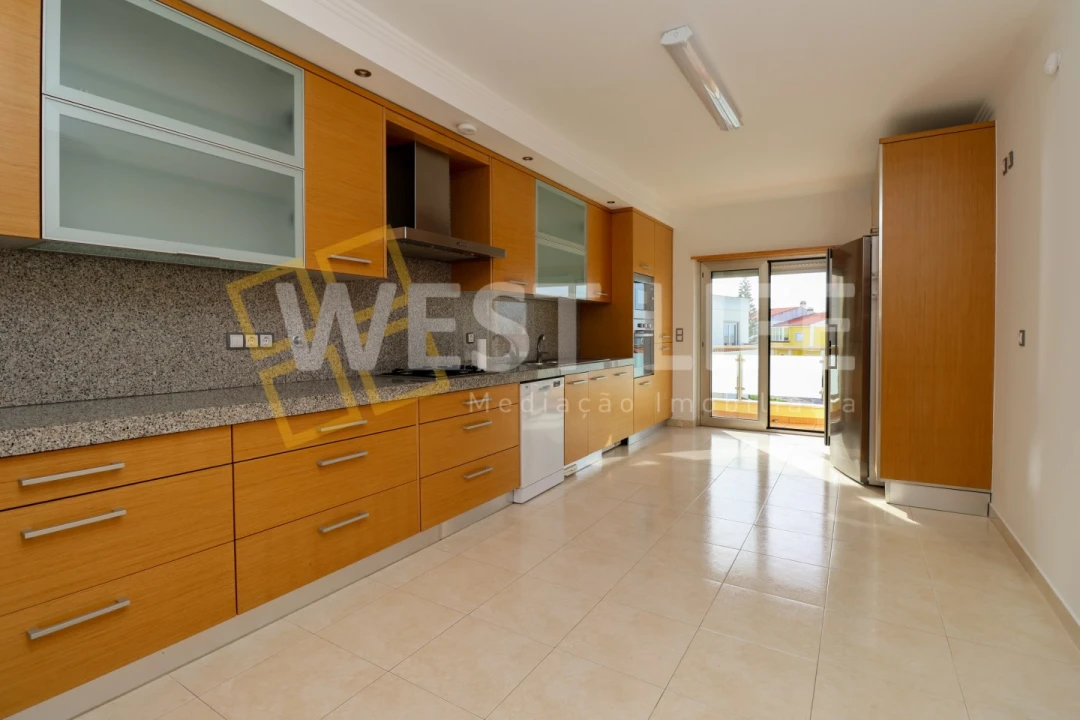 Apartamento T4 para Venda em Ericeira Foto 9