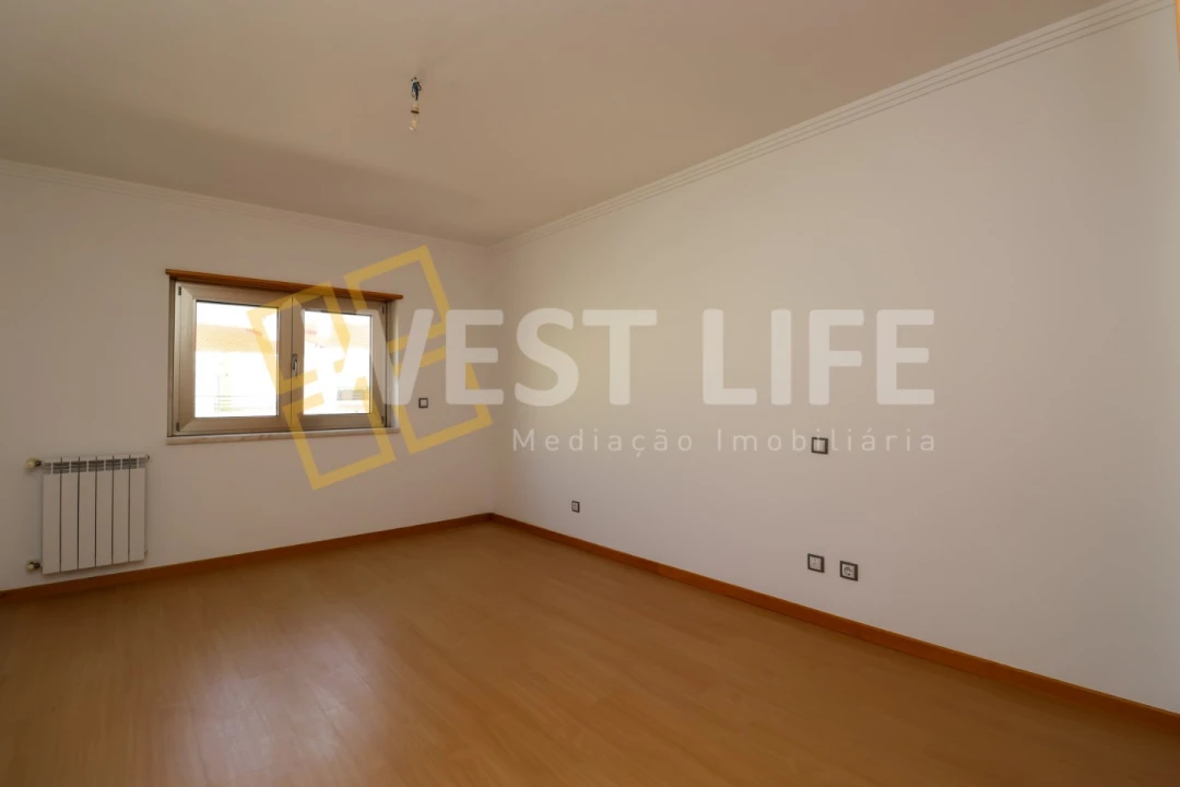 Apartamento T4 para Venda em Ericeira Foto 14