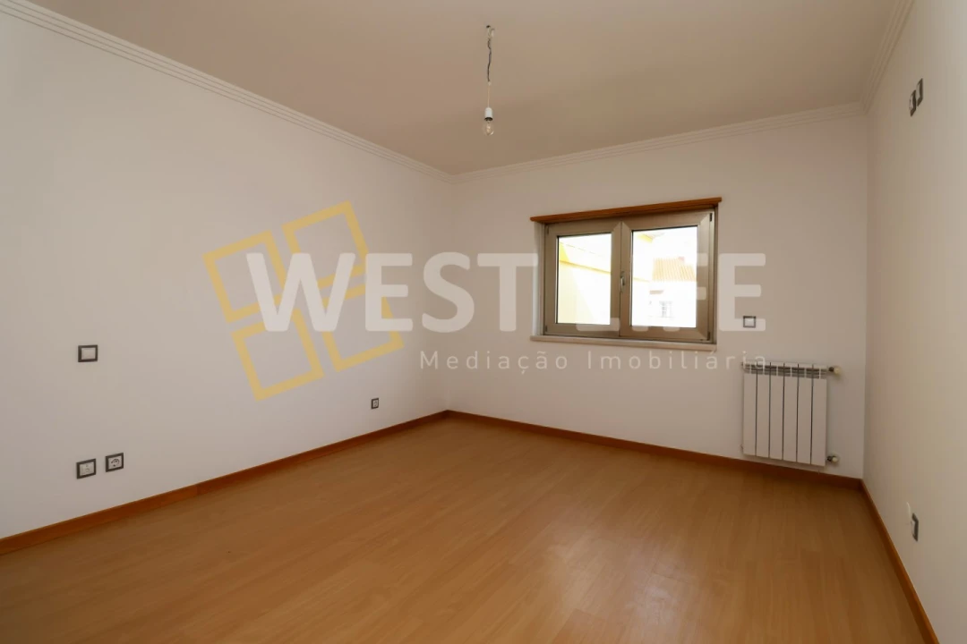 Apartamento T4 para Venda em Ericeira Foto 16