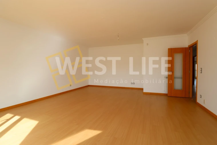 Apartamento T4 para Venda em Ericeira Foto 8