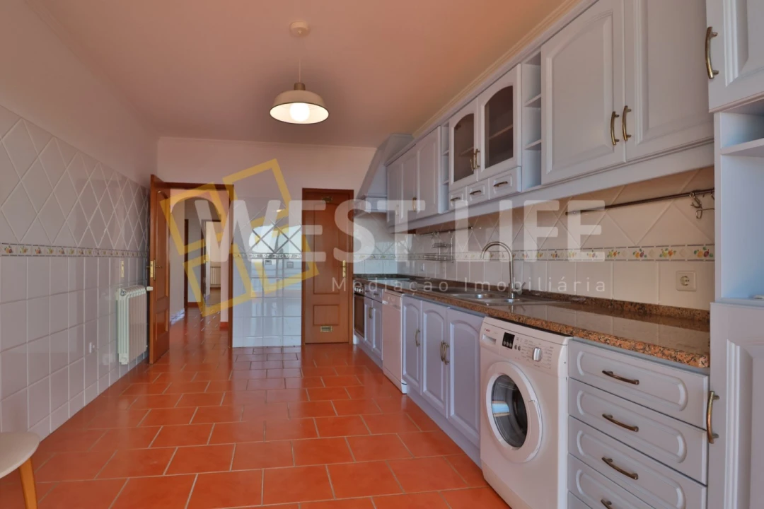 Apartamento T2 para Arrendamento em Ericeira Foto 9