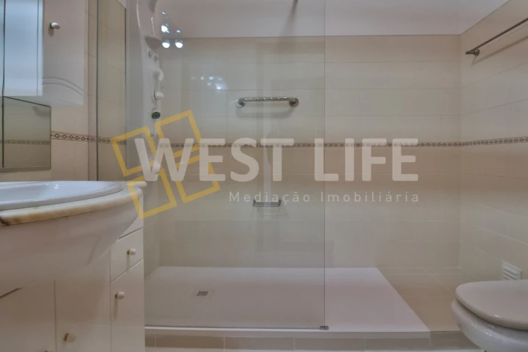 Apartamento T2 para Arrendamento em Ericeira Foto 17