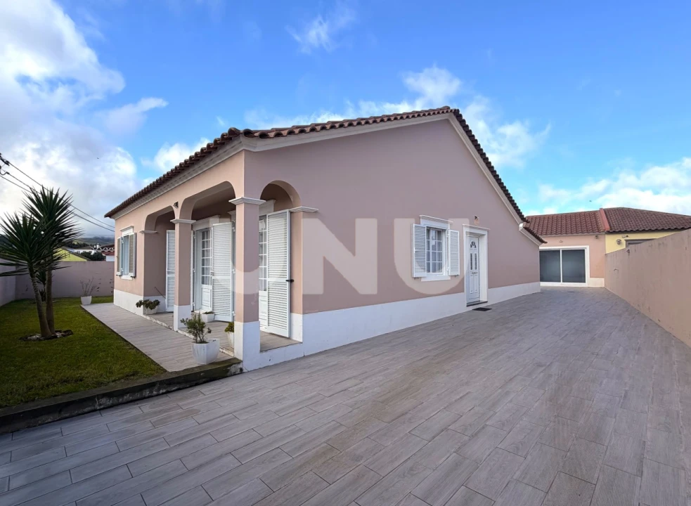 Moradia T3 para Venda em São Vicente Ferreira Foto 1