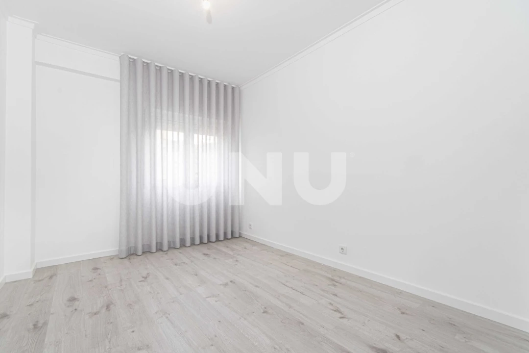 Apartamento T3 para Venda em Carregado e Cadafais Foto 16