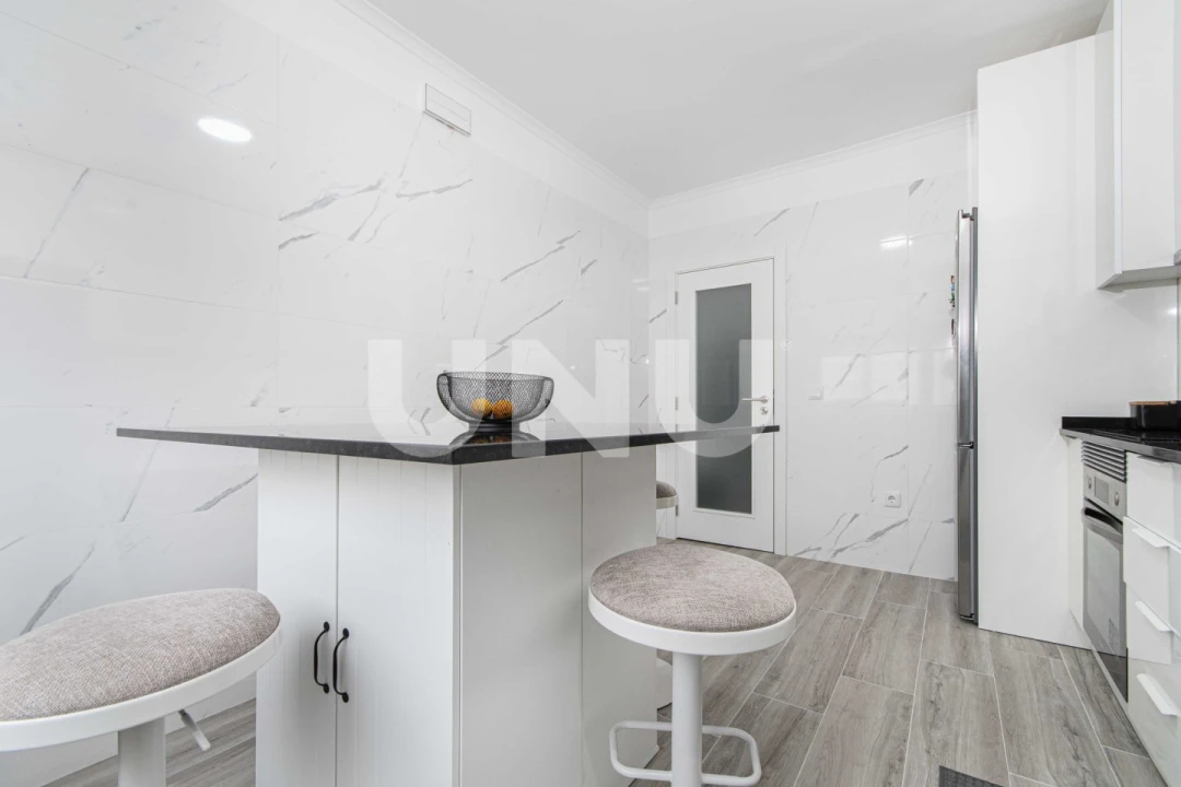 Apartamento T3 para Venda em Carregado e Cadafais Foto 9