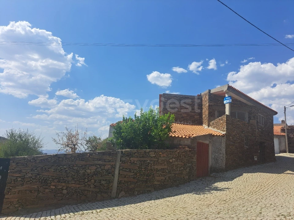 Moradia T3 para Venda em Urros e Peredo dos Castelhanos Foto 3