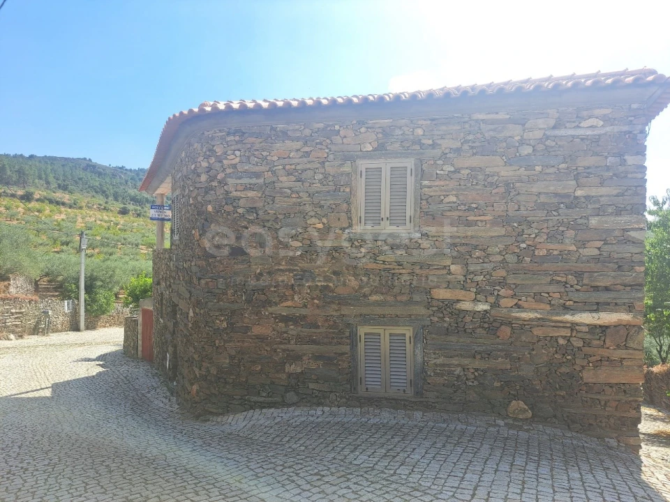 Moradia T3 para Venda em Urros e Peredo dos Castelhanos Foto 4