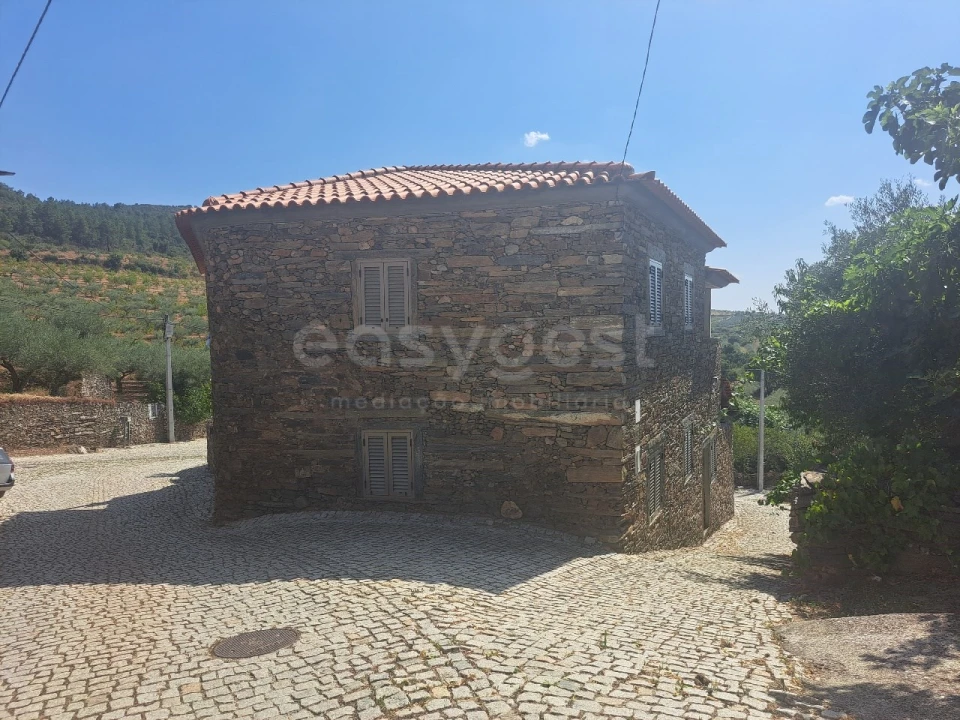 Moradia T3 para Venda em Urros e Peredo dos Castelhanos Foto 5