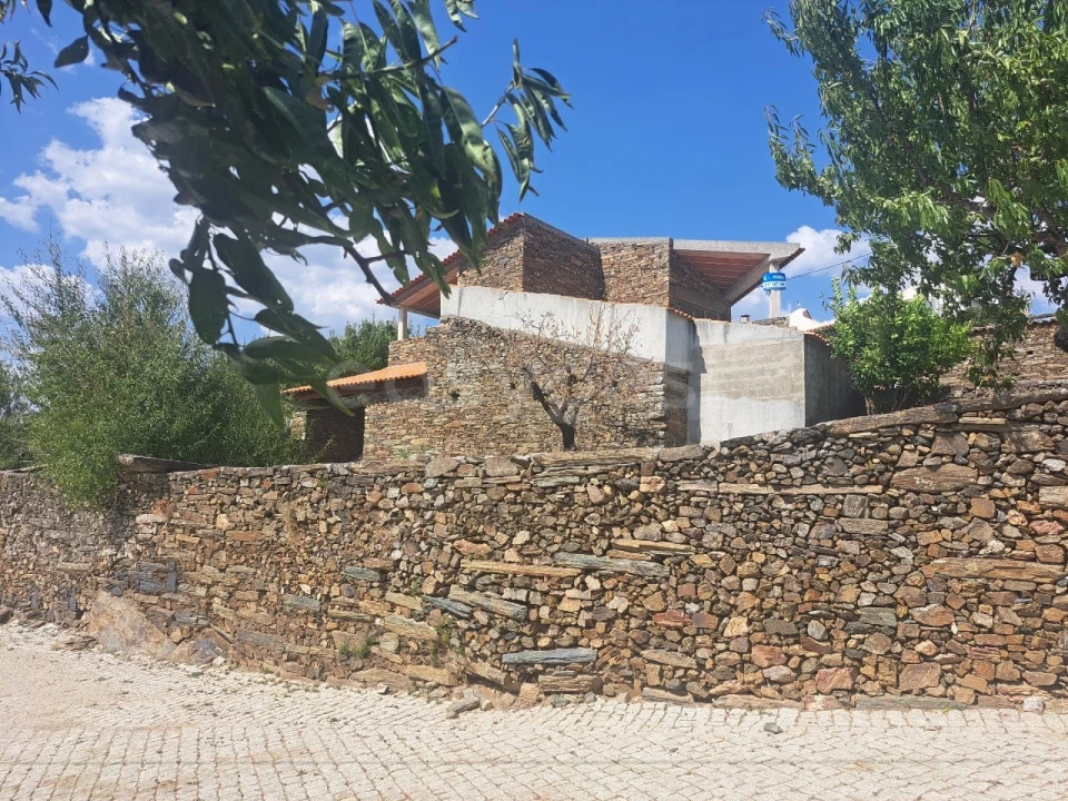 Moradia T3 para Venda em Urros e Peredo dos Castelhanos Foto 8