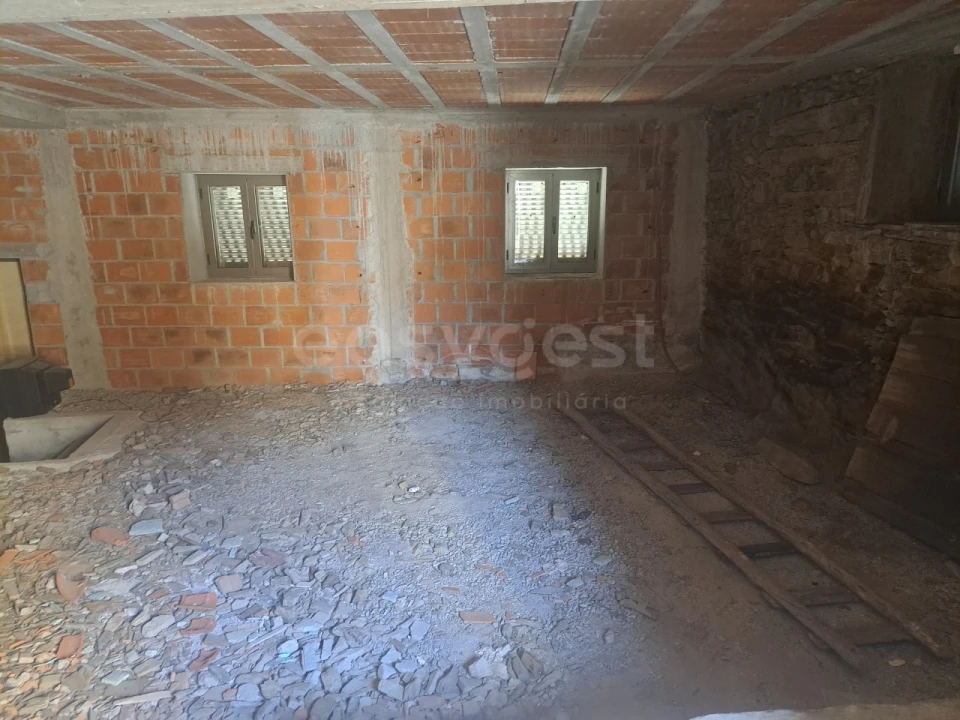 Moradia T3 para Venda em Urros e Peredo dos Castelhanos Foto 13