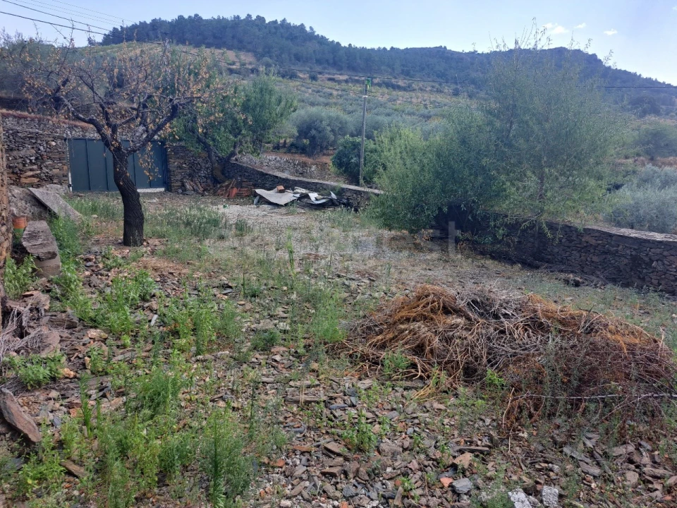 Moradia T3 para Venda em Urros e Peredo dos Castelhanos Foto 15