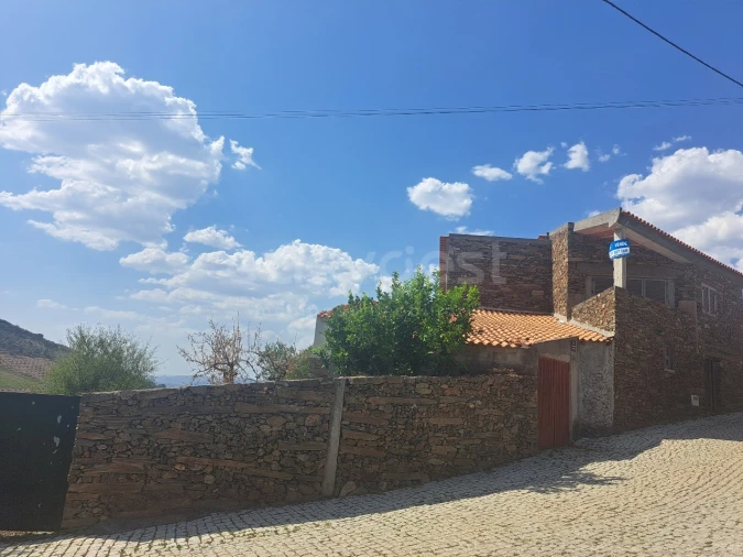 Moradia T3 para Venda em Urros e Peredo dos Castelhanos Foto 2