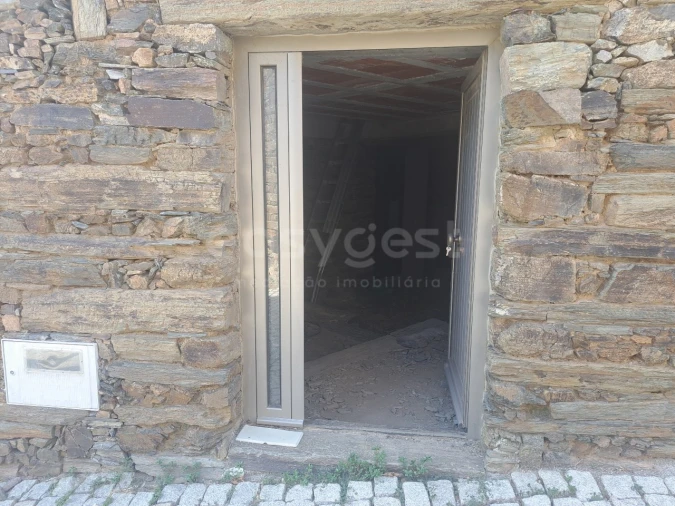 Moradia T3 para Venda em Urros e Peredo dos Castelhanos Foto 11