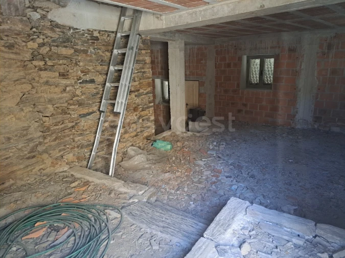 Moradia T3 para Venda em Urros e Peredo dos Castelhanos Foto 12