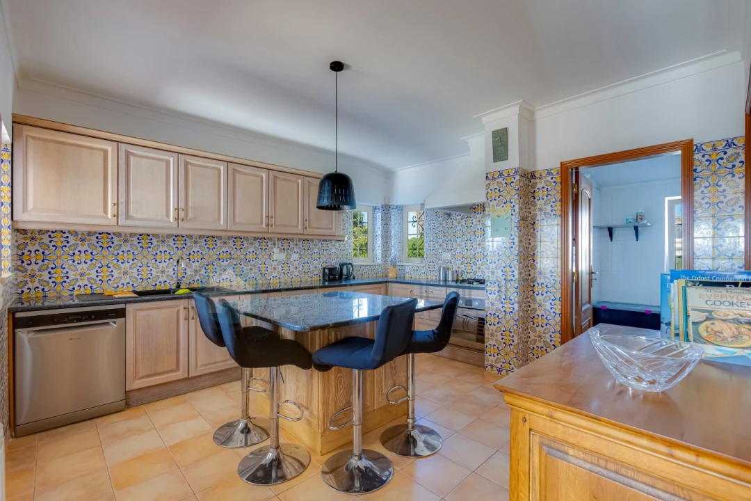 Moradia T4 para Venda em Luz Foto 10