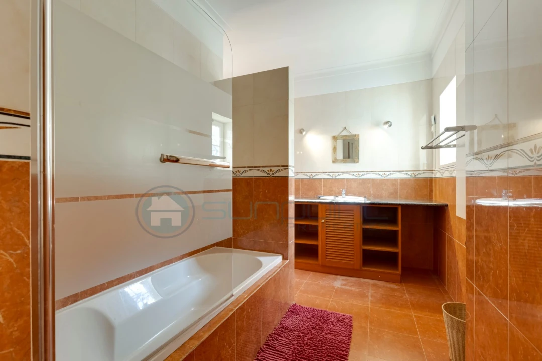 Moradia T4 para Venda em Luz Foto 17