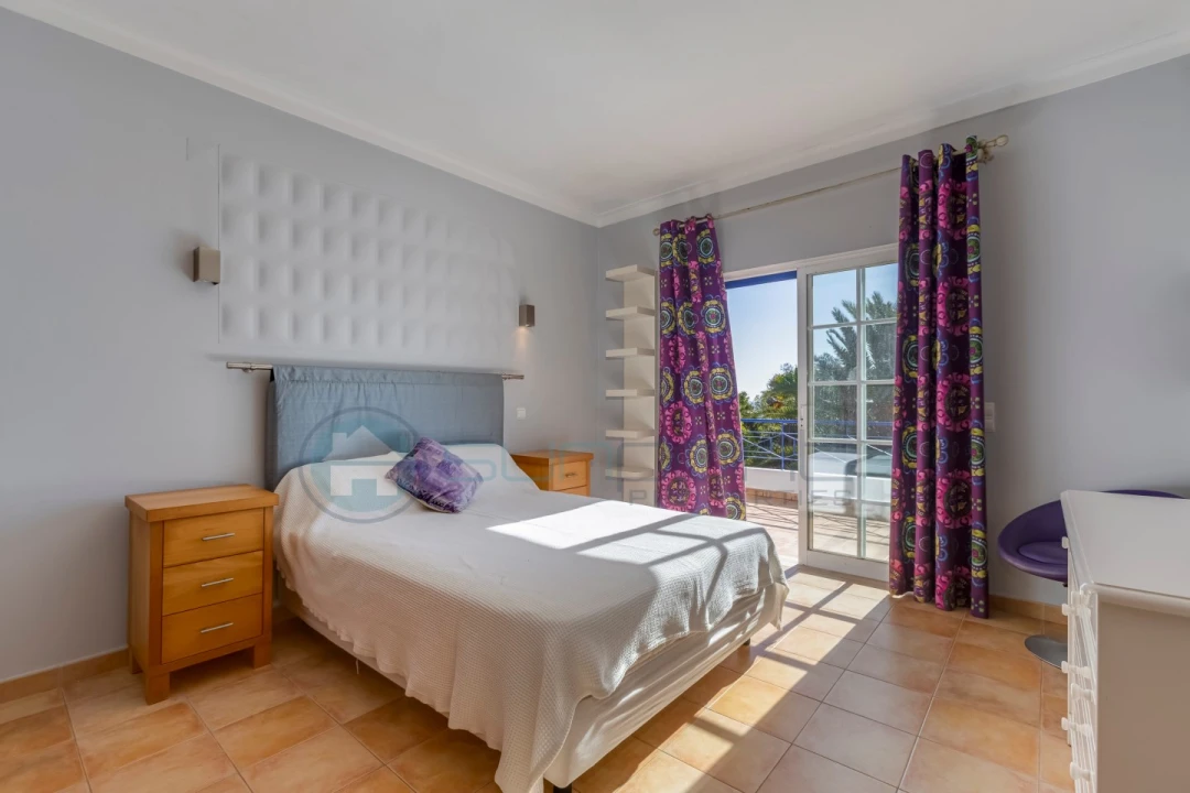 Moradia T4 para Venda em Luz Foto 21